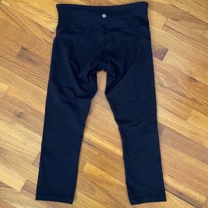 Size 6 lulu lemon cropped leggings